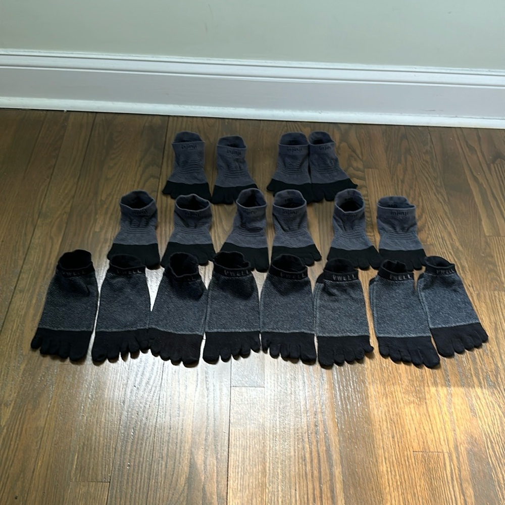 Lot of 9 pairs of Toe socks (Injinji & Vwell), medium